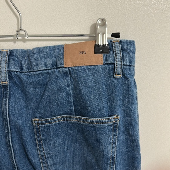 Zara Medium Wash High Rise Wide Leg Pleated Jeans Womens 4 - Picture 5 of 6